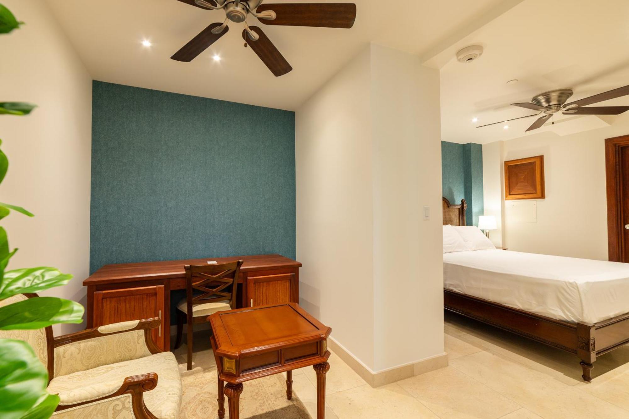 Hotel Plaza Herrera Panama City Luaran gambar