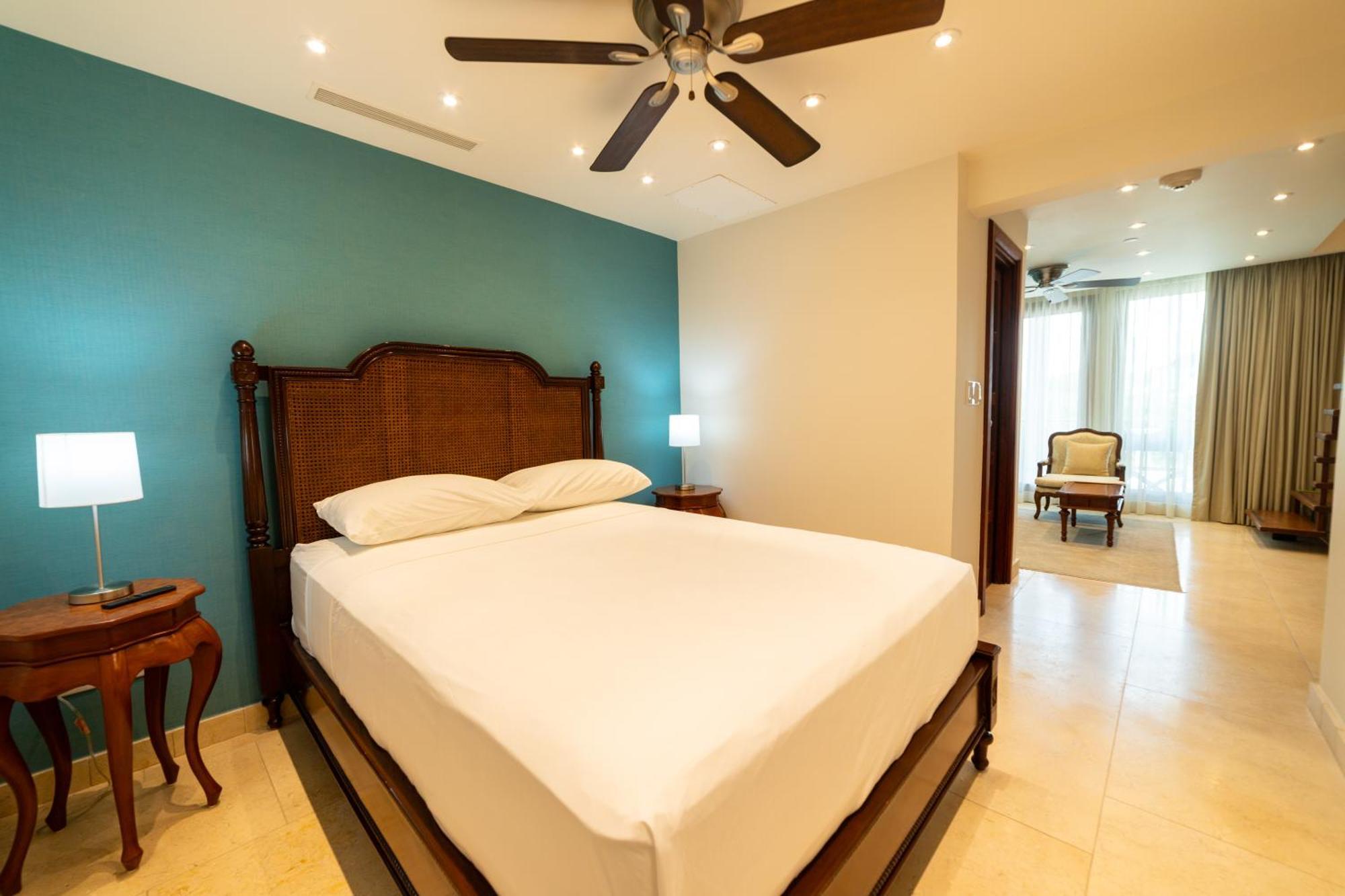 Hotel Plaza Herrera Panama City Luaran gambar