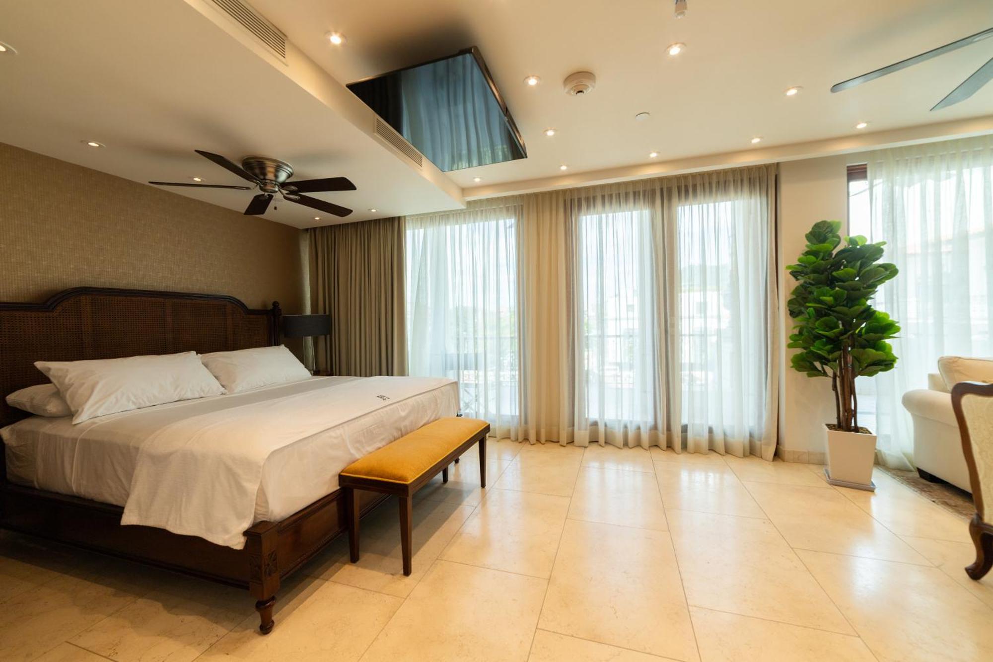 Hotel Plaza Herrera Panama City Luaran gambar