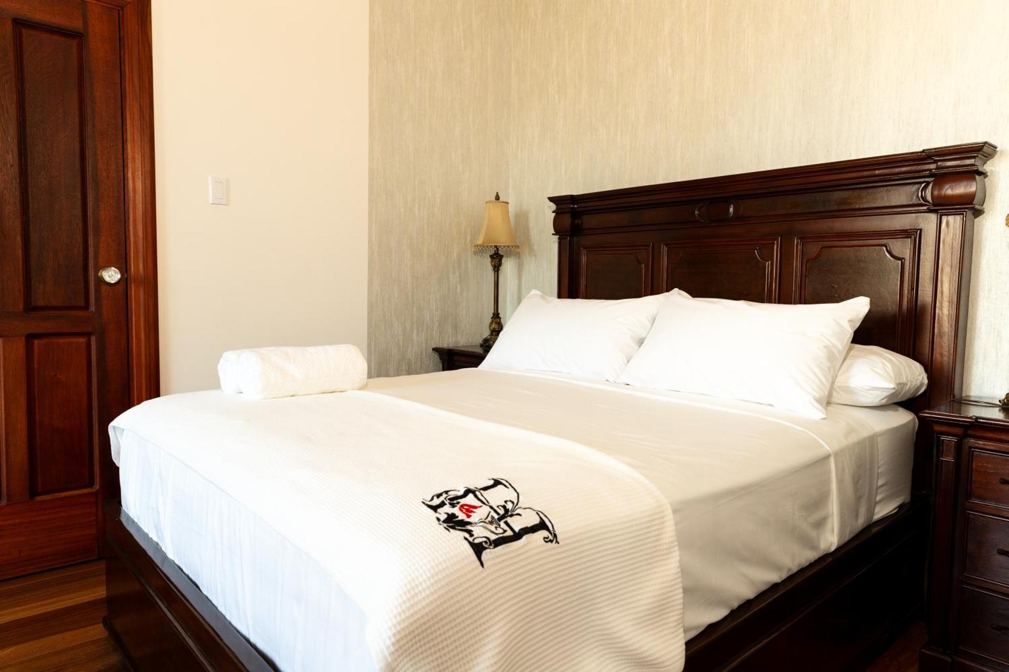 Hotel Plaza Herrera Panama City Luaran gambar